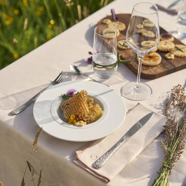 Outlet Shades Cotton & Linen Nude Tablecloths